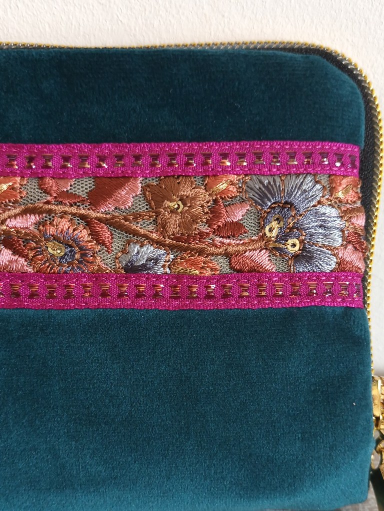 Portefeuille tissu compact zippé unique
