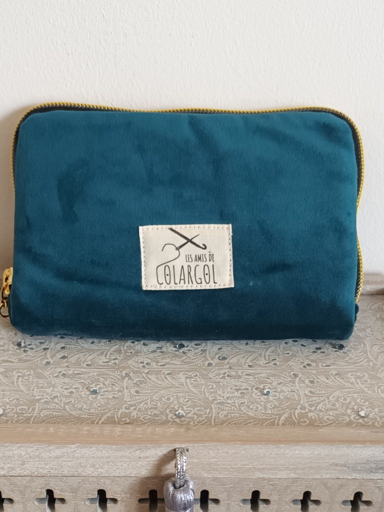 Portefeuille tissu compact zippé unique