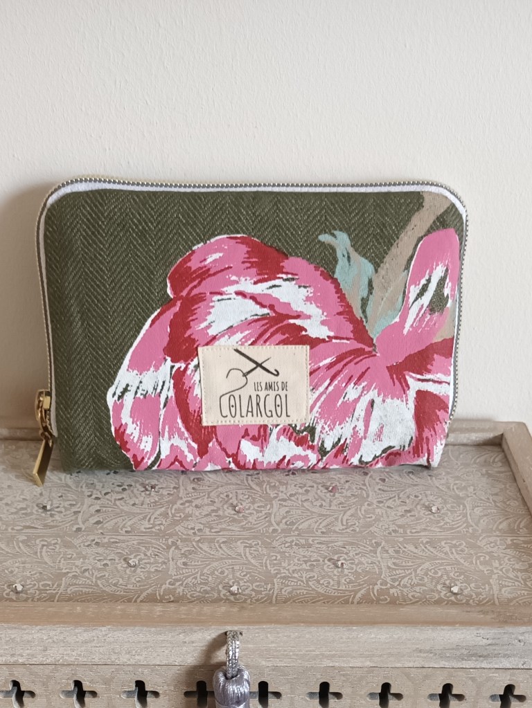 Portefeuille tissu compact zippé unique