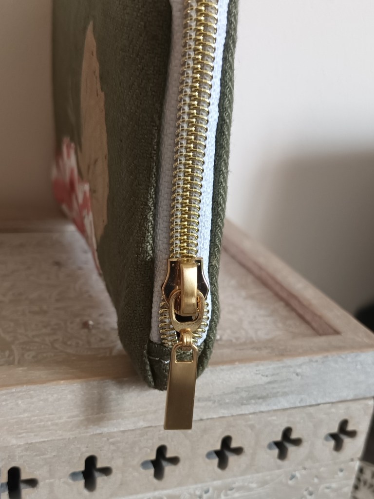Portefeuille tissu compact zippé unique