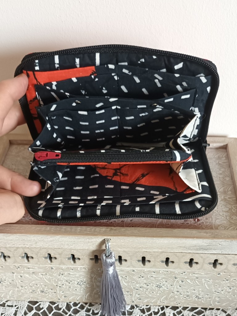 Portefeuille tissu compact zippé unique
