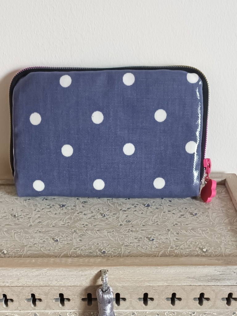 Portefeuille tissu compact zippé unique