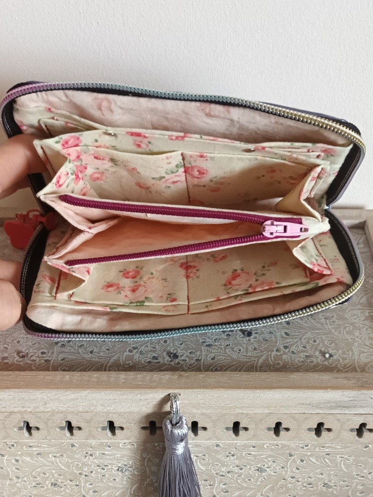 Portefeuille tissu compact zippé unique