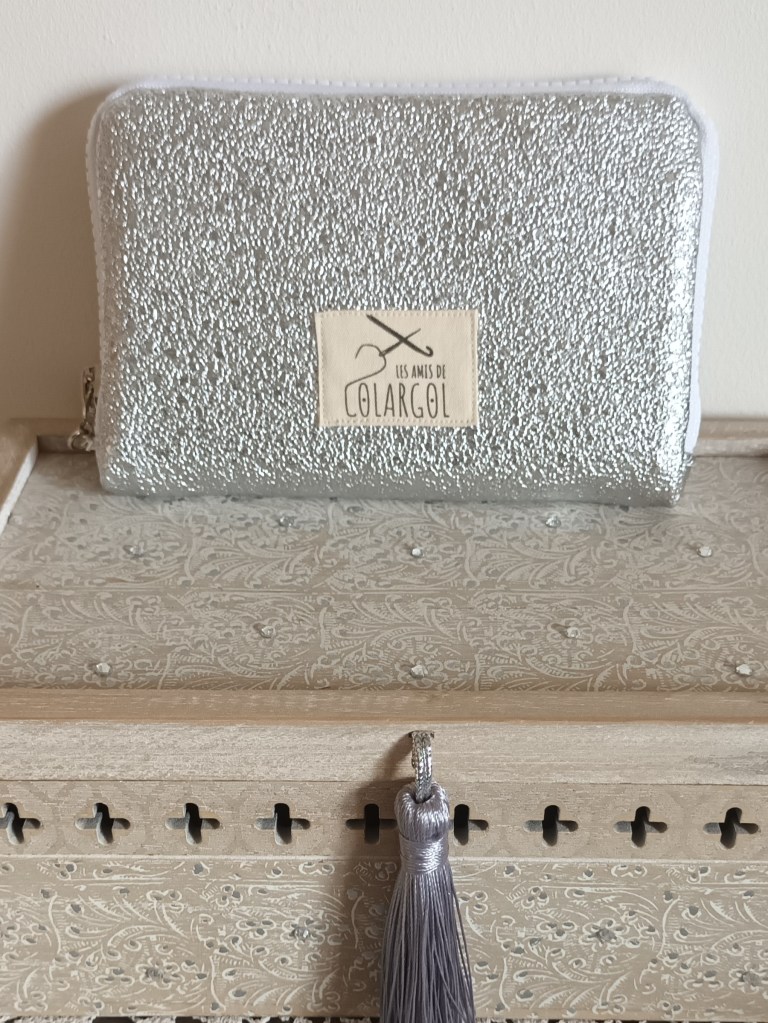 Portefeuille tissu compact zippé unique