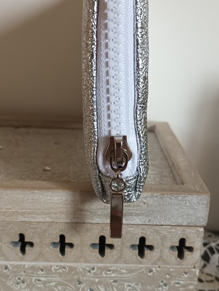 Portefeuille tissu compact zippé unique