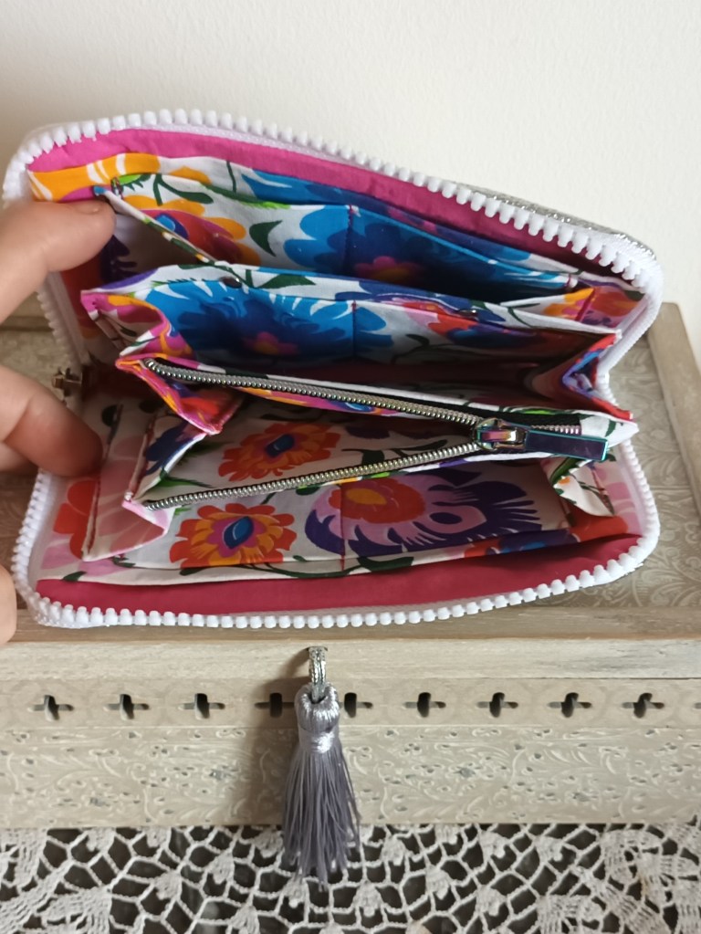 Portefeuille tissu compact zippé unique