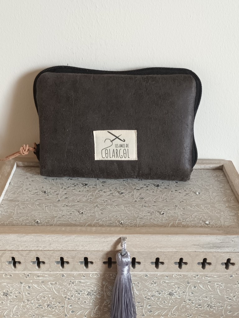 Portefeuille tissu compact zippé unique